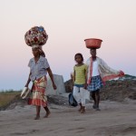 Marracuene - Femmes porteuses.