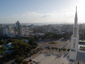 Maputo - Place de l'Hôtel de Ville en haut de Samora Machel