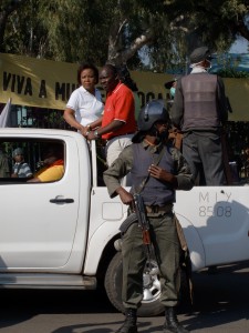 Maputo - Escorte anti-émeute